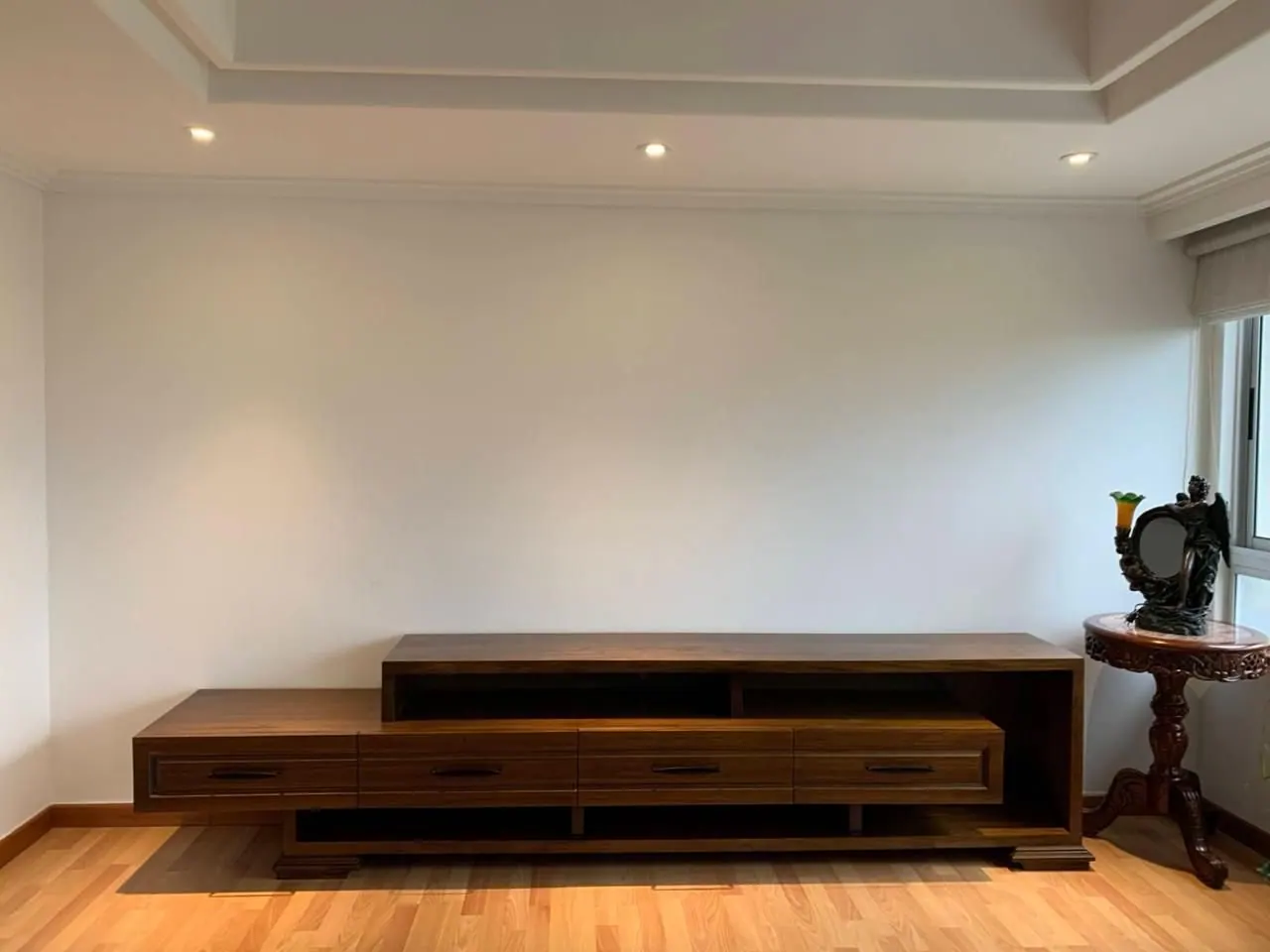 Mueble de entretenimiento en madera fabricado a medida por Oak Projects